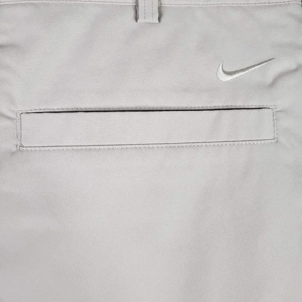 Nike Golf Shorts Mens Size 32 Dri-Fit Khaki Logo Stretch Flat Front Chino